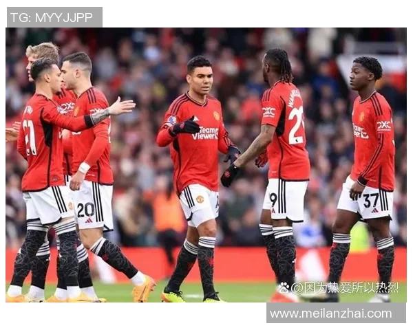 肘尖足球明星的意外之踢与场上风云变幻的精彩瞬间 肘尖足球明星的意外之踢与场上风云变幻的精彩瞬间